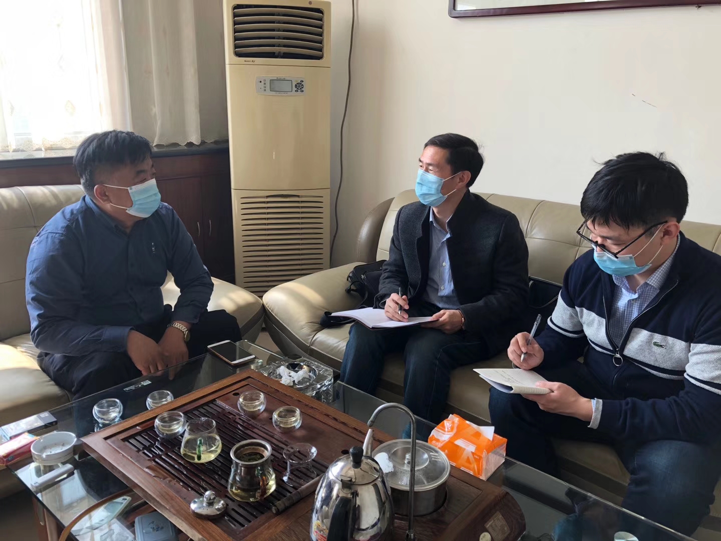 濟南市貿(mào)促會張會長一行到達濟南華飛數(shù)控機械有限公司進行調(diào)研 濟南市貿(mào)促會張會長一行到達濟南華飛數(shù)控機械有限公司進行調(diào)研