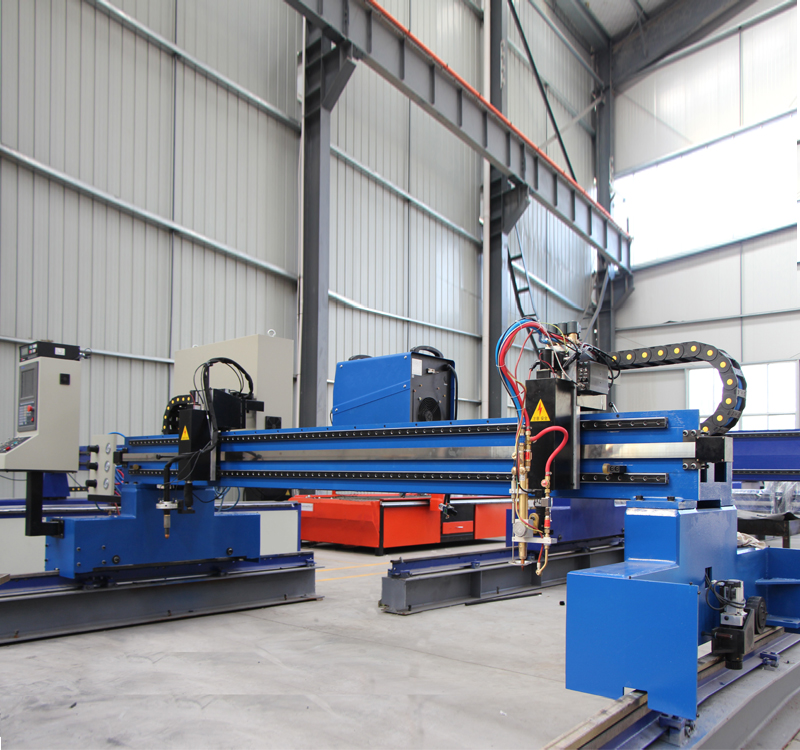 龍門式等離子火焰切割機(jī) 龍門式等離子火焰切割機(jī)