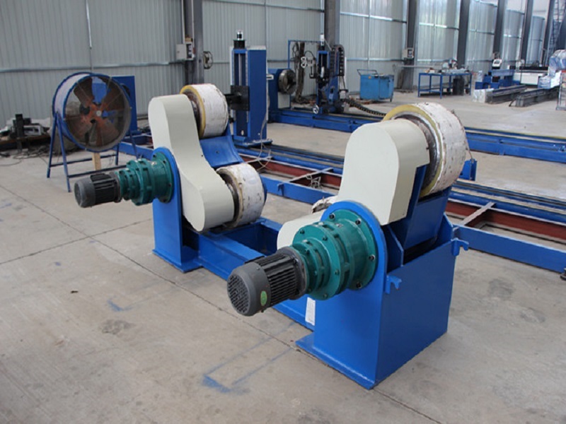 可調(diào)滾輪架與自調(diào)滾輪架的區(qū)別是(圖1)