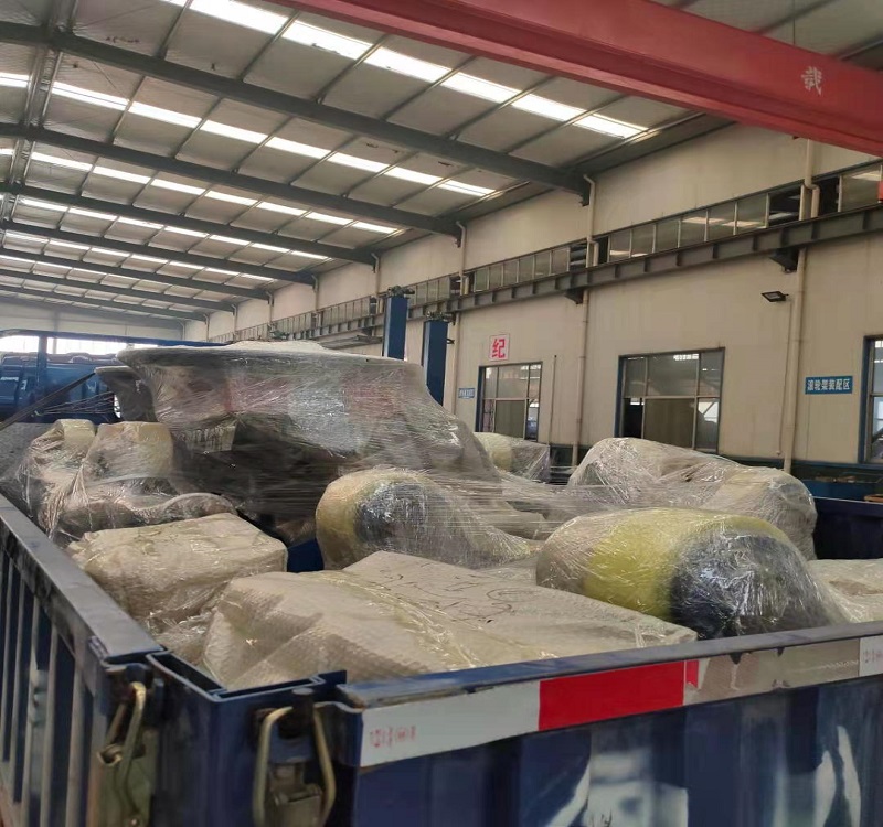 發(fā)往綿陽10t滾輪架和變位機(圖1)